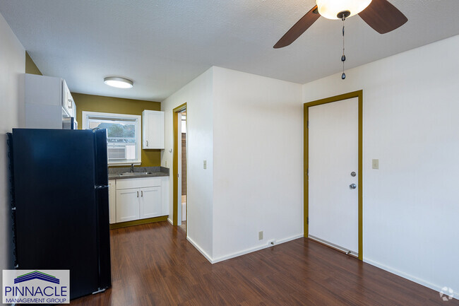 Building Photo - 1308 Kuuna St Rental