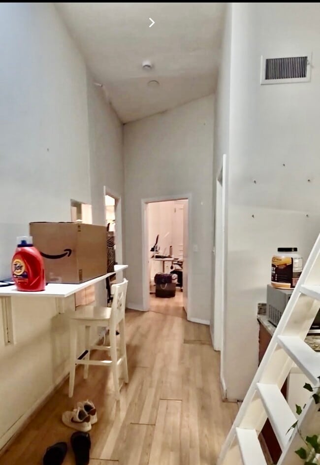 Photo - 413 Massachusetts Ave