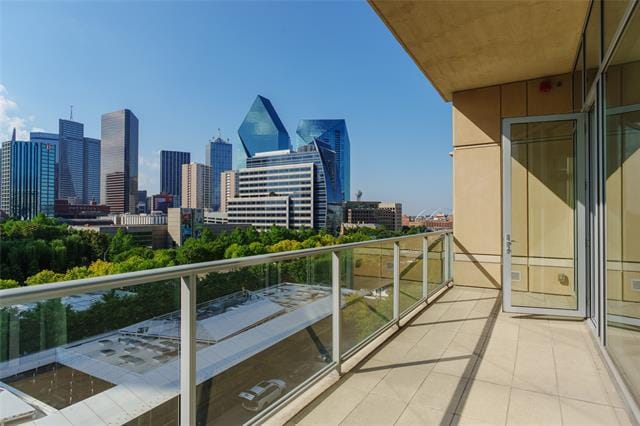 Building Photo - 2025 Woodall Rodgers Fwy Unit 51 Rental