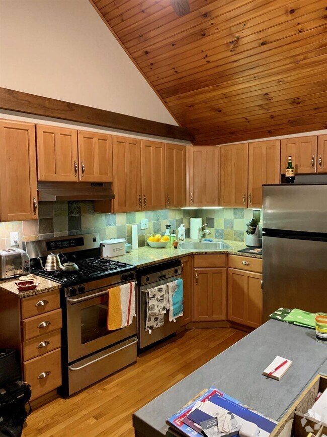 Building Photo - 127 Amory St Unit 3 Rental
