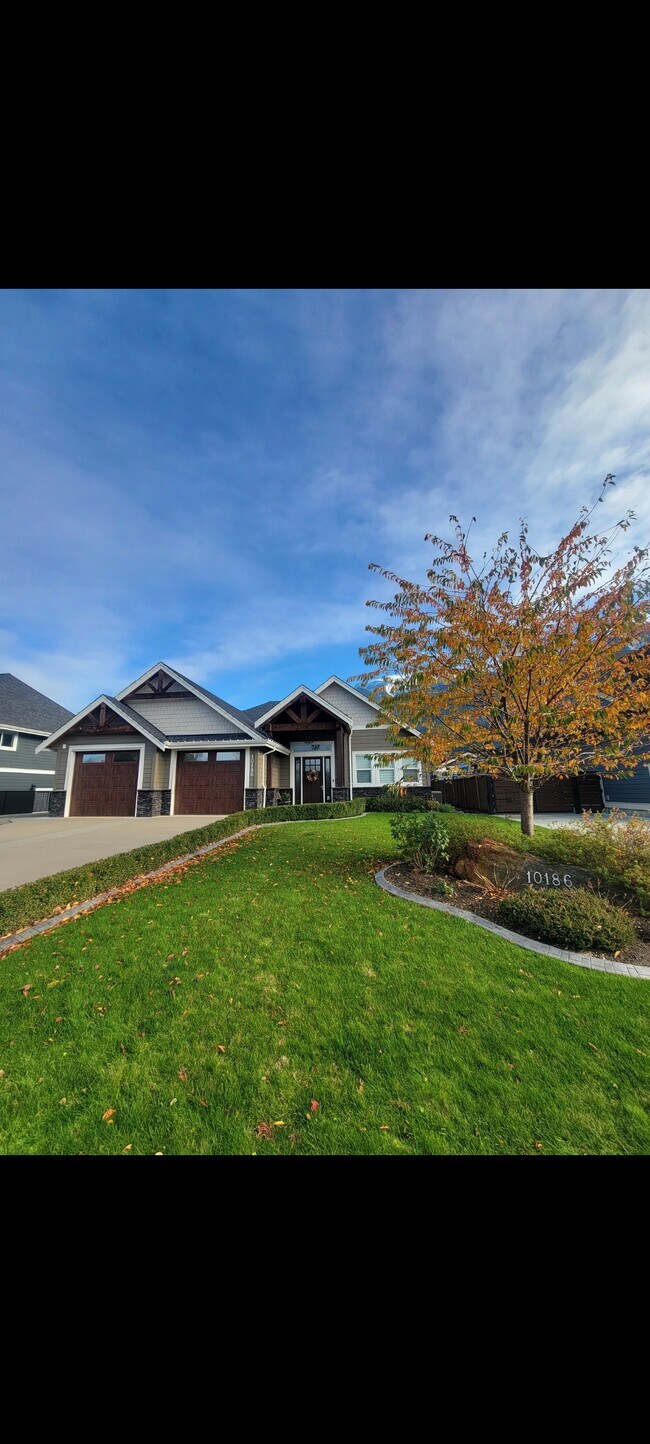 Building Photo - 10186 Royalwood Blvd