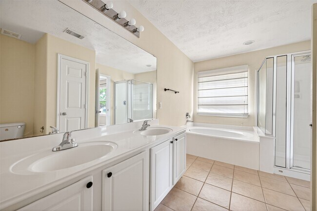 Photo - 5626 Claybeck Ln
