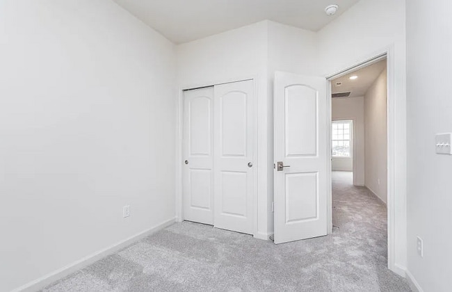 Building Photo - 14514 Hanford Ln Rental