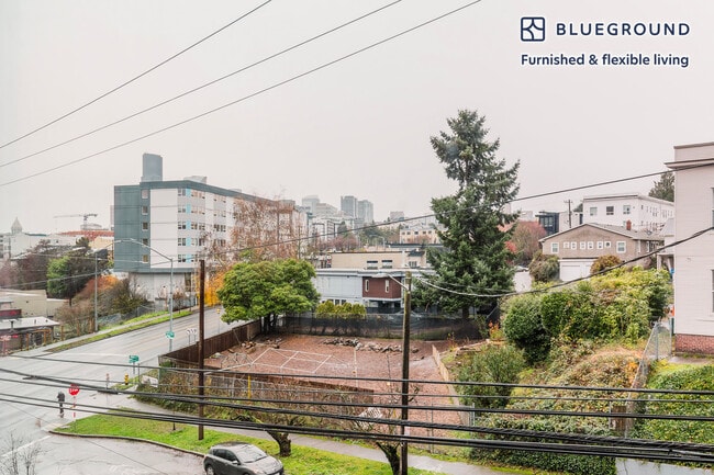 Photo - 622 Rainier Ave S Unidad GO FL5-ID793