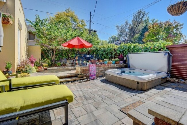 Photo - 594 S Ogden St