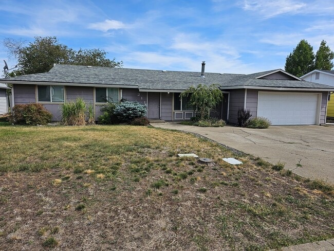 Building Photo - 211 Aquarius Way