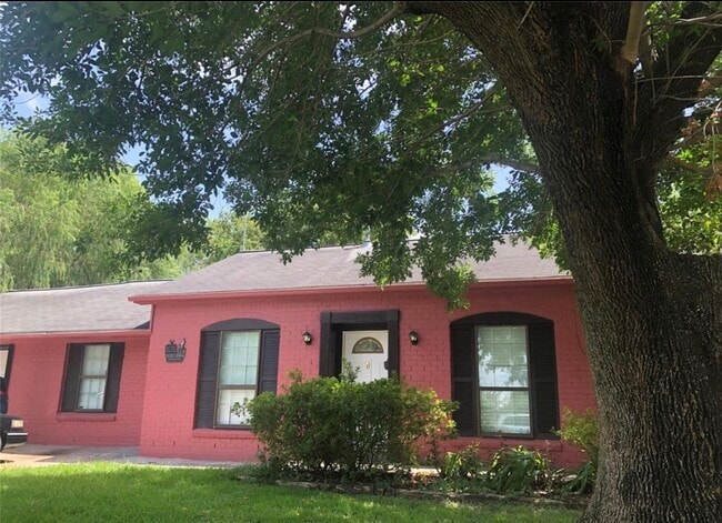 Photo - 9314 Valley Stream