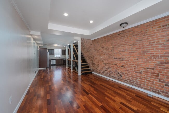 Photo - 3218 E Lombard St