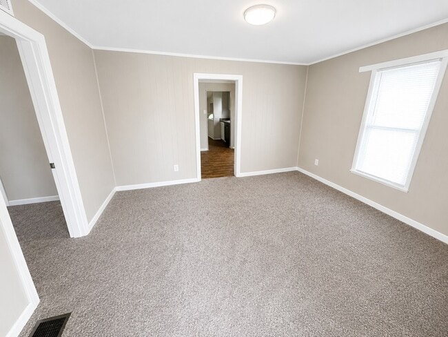 Photo - 307 Alsobrook St