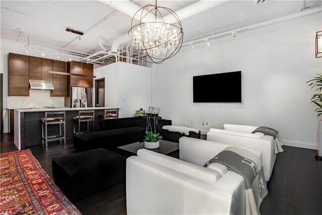 Photo - 3235 Roswell Rd NE Unit 409