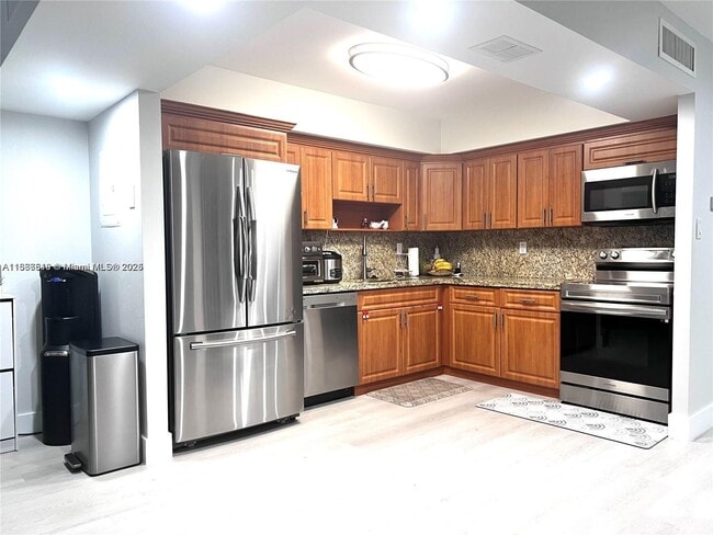 Photo - 20200 W Country Club Dr