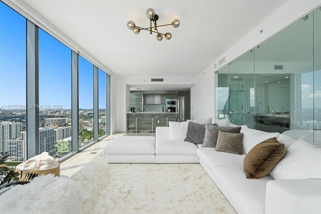 Photo - 460 NE 28th St Unidad 3508