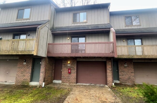 Photo - 644 Portage Lakes Dr Apartments Unit 644 Portage Lakes Drive