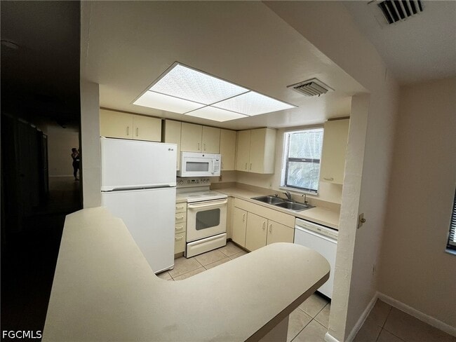 Photo - 919 SE 8th Terrace Unit 7