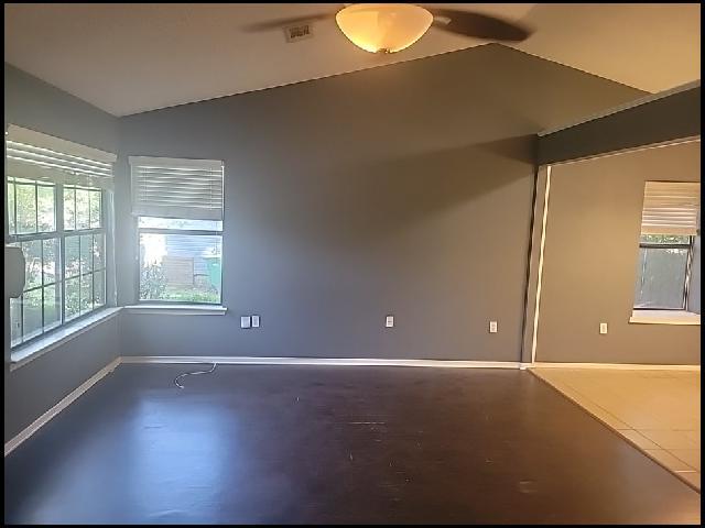 Photo - 1702 Calgary Trail