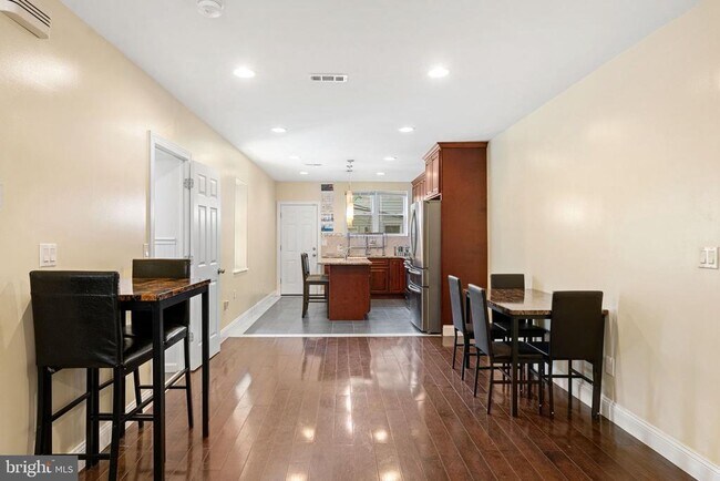 Photo - 2328 Reed St