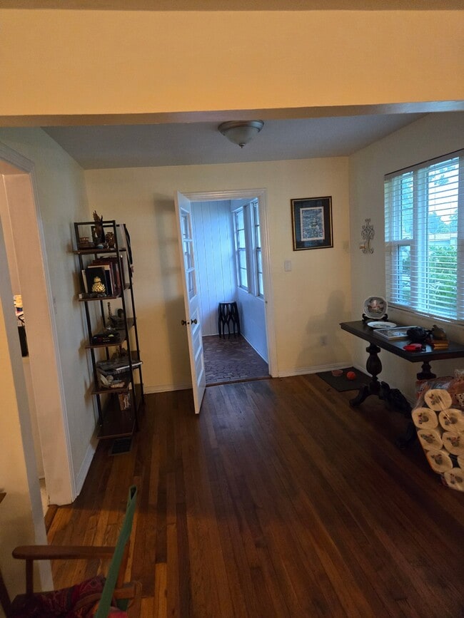 Photo - 812 Chatfield St