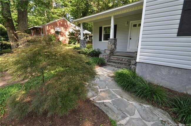 Photo - 326 Webster St