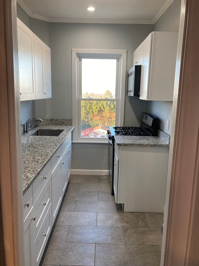 Photo - 56 Howland St Unit 2nd floor