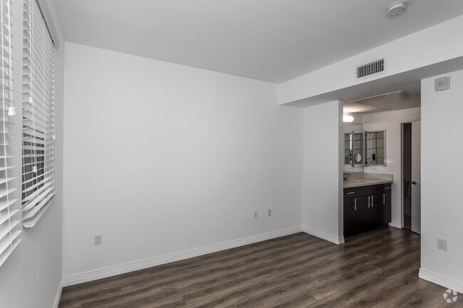2BR, 2BA