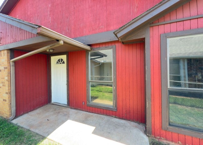 $500 OFF MOVE IN SPECIAL | Duplex in Centr... - $500 OFF MOVE IN SPECIAL | Duplex in Centr...