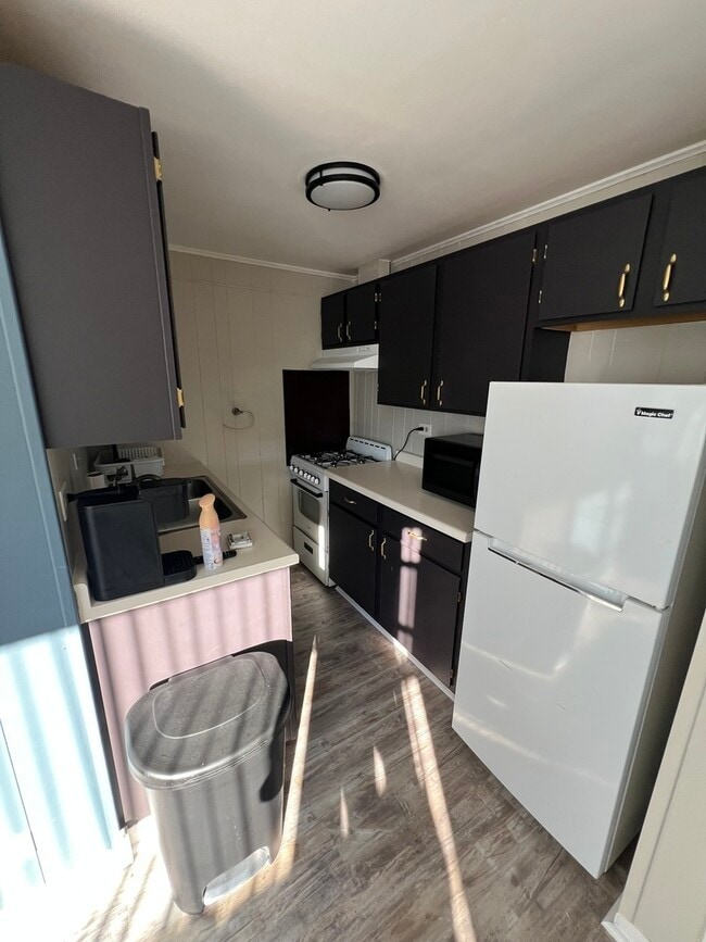 Photo - 46 N Lake Ave