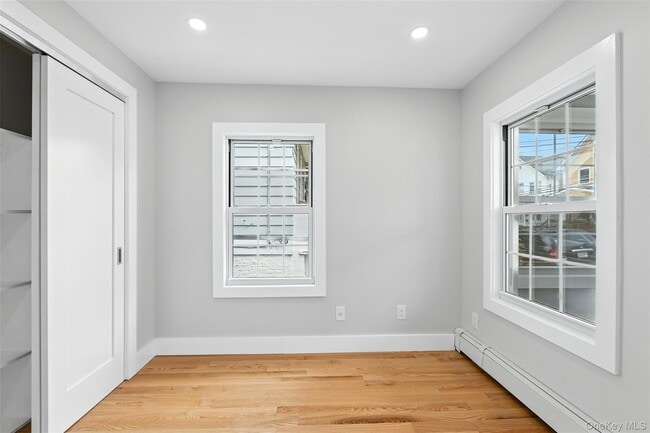 Photo - 61 Howard St