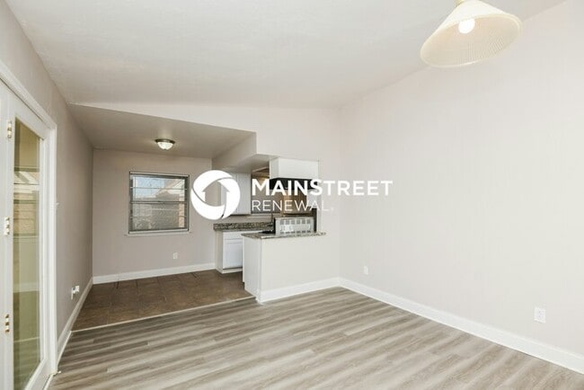 Photo - 3 Bedroom Pet-Friendly Home in Irving, TX with Main Street Renewal