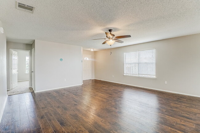 Photo - 9209 St Martin Rd