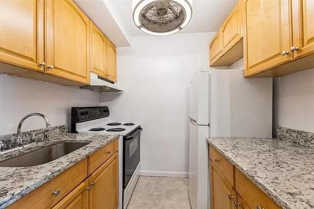 Building Photo - 40 Ellington St