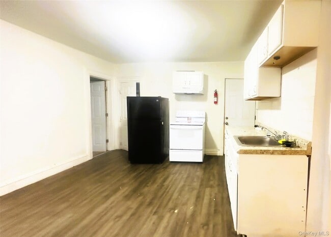Photo - 26 Du Bois Ave Unit 2