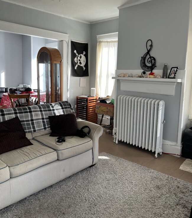 Building Photo - 39 S Main St Unit 2