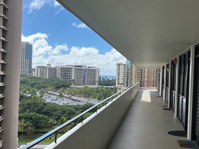 Photo - Fully Furnished One Bedroom Overlooking Pool on Ena Road in Waikiki Unit 1203B
