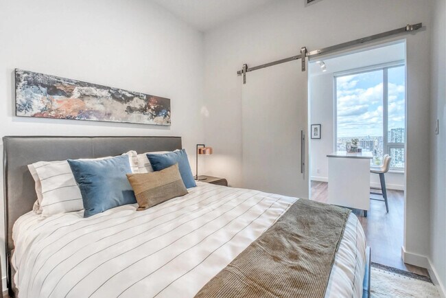 1235 Macleod Trl SE Unit SI ID1370257P