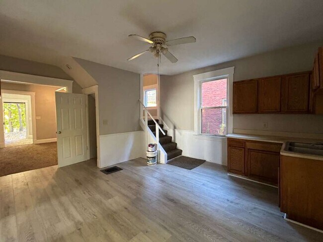 Photo - 896 Wheelock Rd