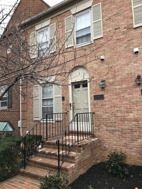 Building Photo - 4410 Washington Blvd