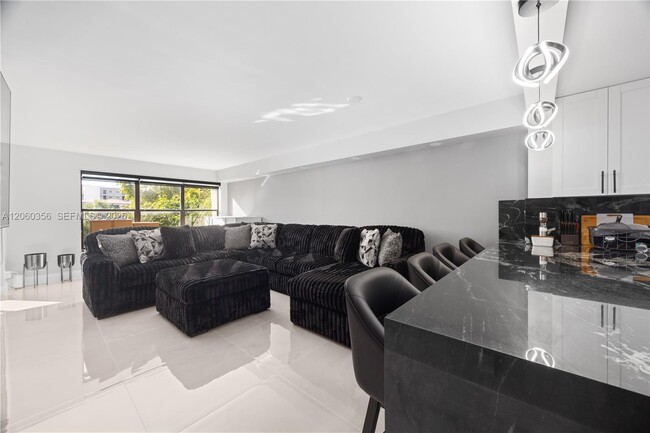 Photo - 2302 S Cypress Bend Dr Unit 306