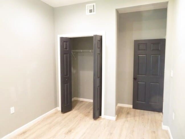 Photo - 572 Nassau St Unit 2