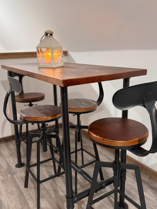 Photo - 303 S Cable Rd