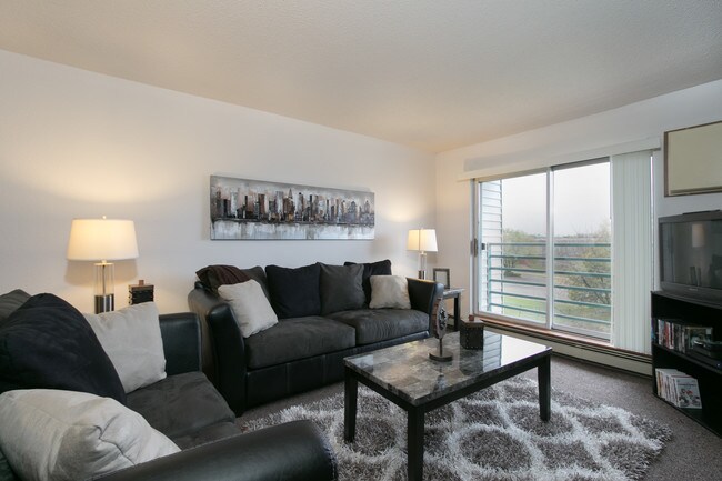 Exceptional Cared for and Clean Apartment Homes - CHARLAMAIN - Exceptional Living By SCSU Apartments