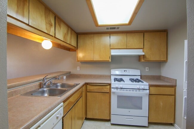 Photo - 1440 Serrano Pl Unit D