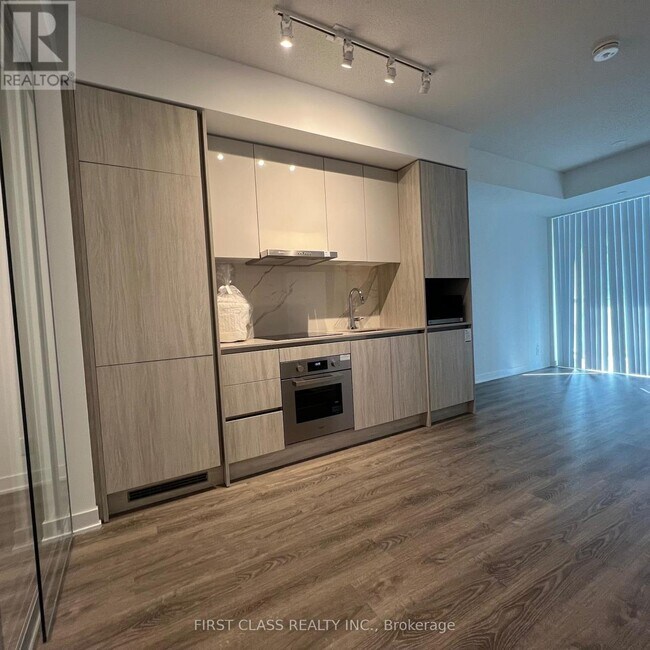 Photo - 180 Front St E Unit 1608