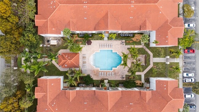 Photo - 6851 SW 44th St Unidad 305