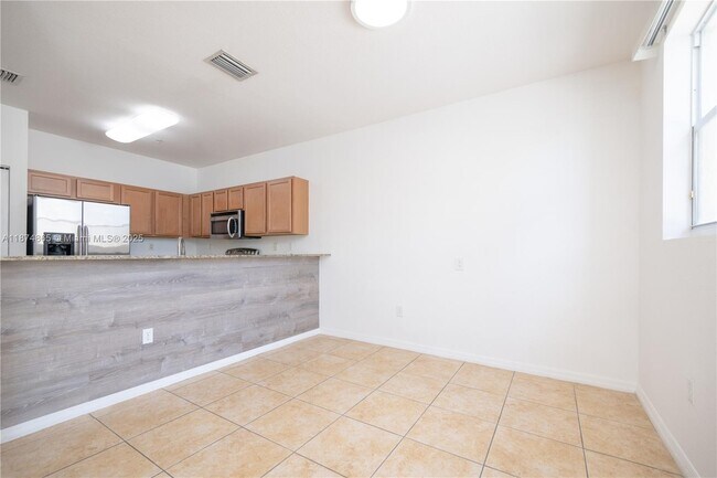 Photo - 10870 NW 88th Ter Unidad 209