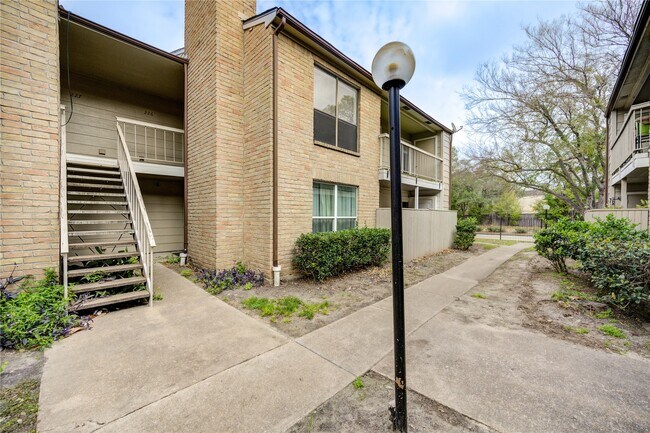 Photo - 2120 Wilcrest Dr Unit 226