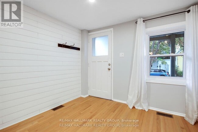 Photo - 231 St Andrew St