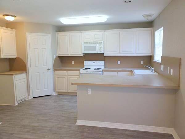 Photo - 516 Bluebird Ln