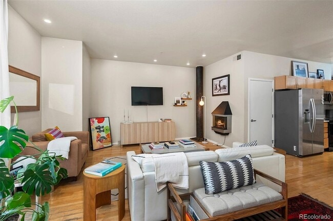 Building Photo - 3225 Blake St Unit 4