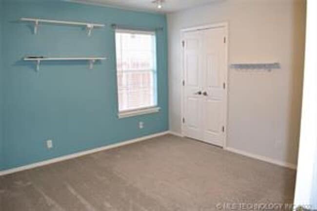 Building Photo - Beautifully kept 1.5 story home with 3 lg bedrooms (game room could be a 4th bedroom).