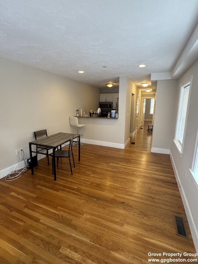 Photo - 7 Havre St Condo Unit 2